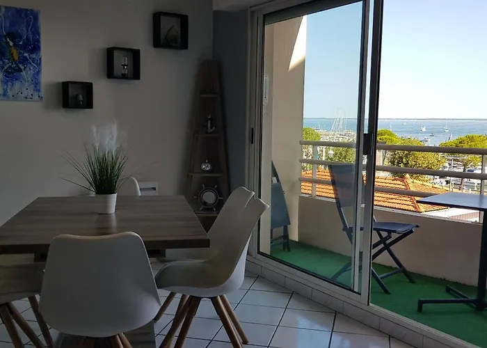 Petit Port - T3 Vue Bassin Appartement